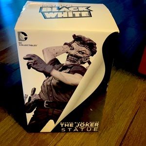 DC Collectibles Batman Black & White The Joker statue